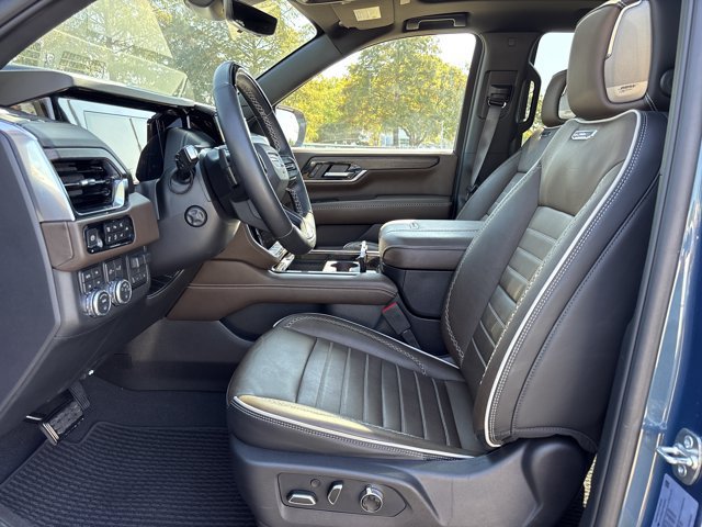 Used 2026 GMC Yukon Denali Ultimate AWD/4WD image 23