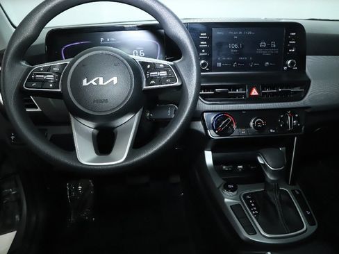 Used 2024 Kia Seltos LX AWD/4WD image 28