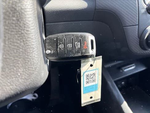 Used 2017 Kia Forte S FWD image 23