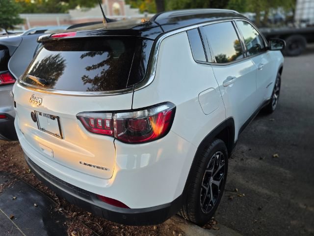Used 2024 Jeep Compass Limited AWD/4WD image 4