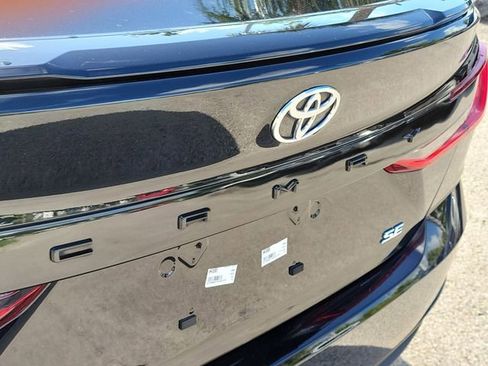 Used 2025 Toyota Camry SE image 9