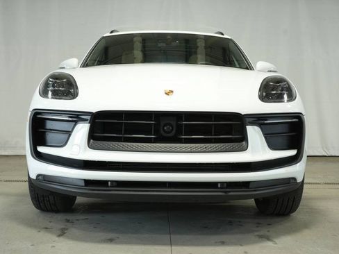 Used 2025 Porsche Macan image 11