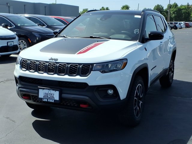 New 2026 Jeep Compass Trailhawk w/ Sun, Sound & Navigation Group AWD/4WD image 2