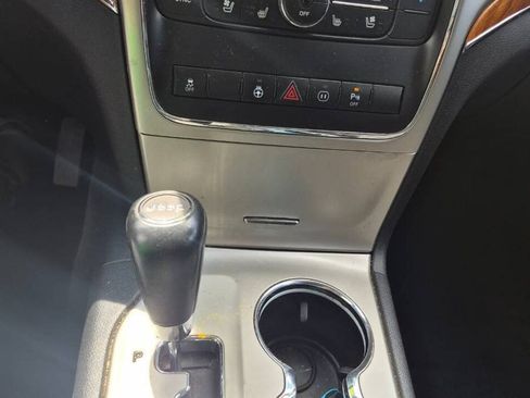 Used 2011 Jeep Grand Cherokee Overland AWD/4WD image 11