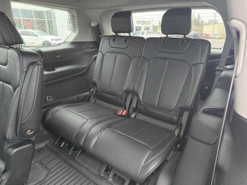 Used 2022 Jeep Grand Cherokee L Limited image 17