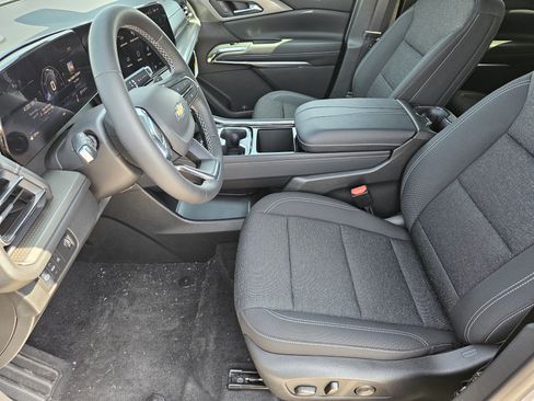 New 2026 Chevrolet Traverse LT FWD image 9