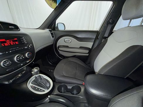 Used 2016 Kia Soul Base image 21