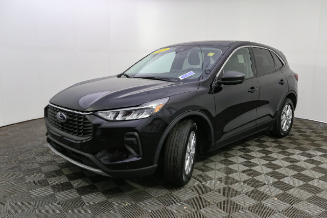 Used 2023 Ford Escape Active w/ Cold Weather Package FWD image 5