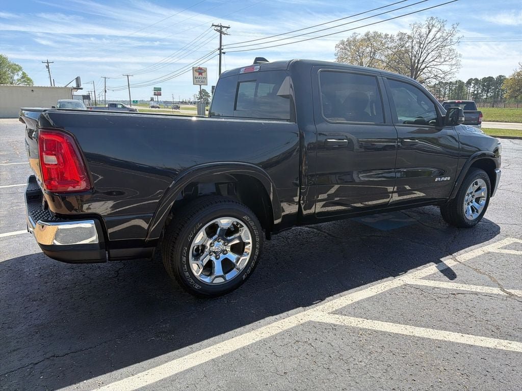 Used 2025 RAM 1500 Big Horn AWD/4WD image 9
