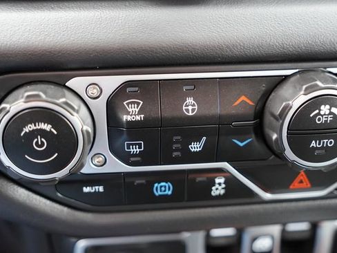 Certified 2025 Jeep Wrangler Unlimited Sahara w/ Safety Group image 26