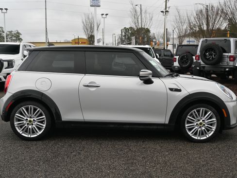 Used 2023 MINI Cooper SE image 17