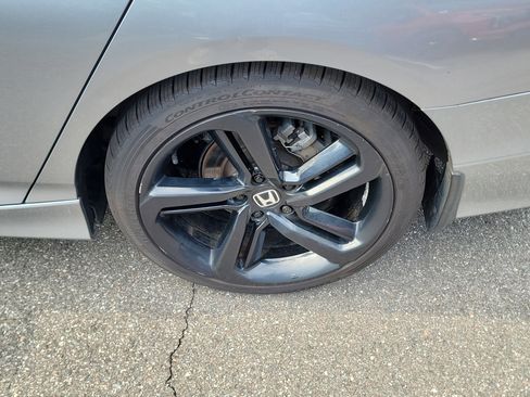 Used 2018 Honda Accord Sport image 36