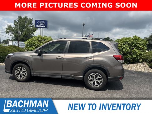 Certified 2022 Subaru Forester Premium AWD/4WD image 9