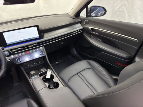 Used 2025 Hyundai Sonata Limited image 28