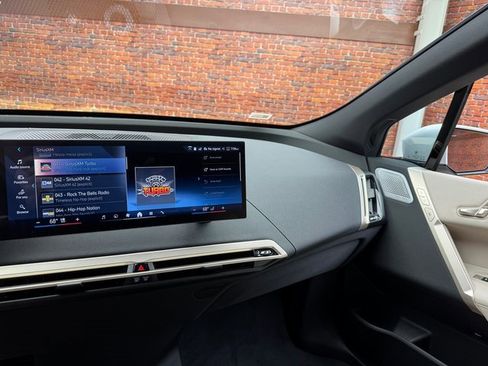 Used 2026 BMW iX xDrive45 image 17