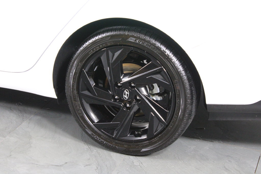 Certified 2026 Hyundai Elantra SEL Sport Premium FWD image 15