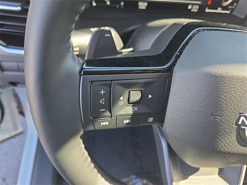 Certified 2025 Nissan Rogue SL w/ SL Premium Package image 9