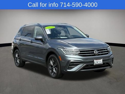 Used 2022 Volkswagen Tiguan SE w/ Panoramic Sunroof Package AWD/4WD image 1