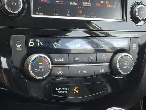 Used 2022 Nissan Rogue Sport SV w/ Technology Package image 15