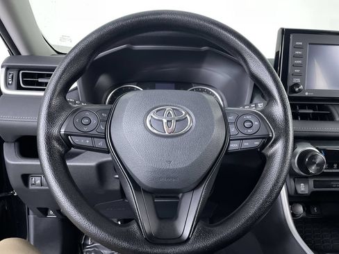 Used 2021 Toyota RAV4 LE AWD/4WD image 13