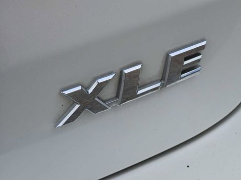 Used 2015 Toyota Highlander XLE image 11