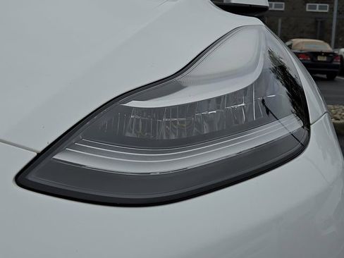 Used 2021 Tesla Model Y Long Range image 9