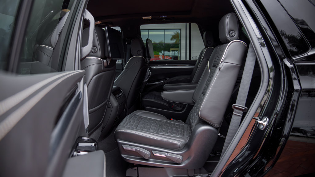Used 2026 Cadillac Escalade V w/ LPO, ONYX Package AWD/4WD image 29