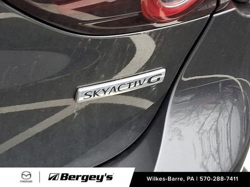 Used 2022 MAZDA MAZDA3 s image 12