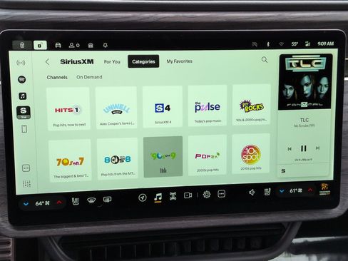 Used 2023 Rivian R1T Launch Edition image 23