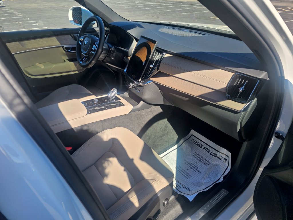 Certified 2025 Volvo XC90 B5 Plus AWD/4WD image 35