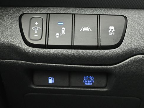 Used 2020 Hyundai Ioniq Limited image 12