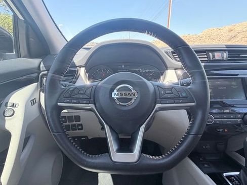 Used 2022 Nissan Rogue Sport SL w/ Premium Package image 9