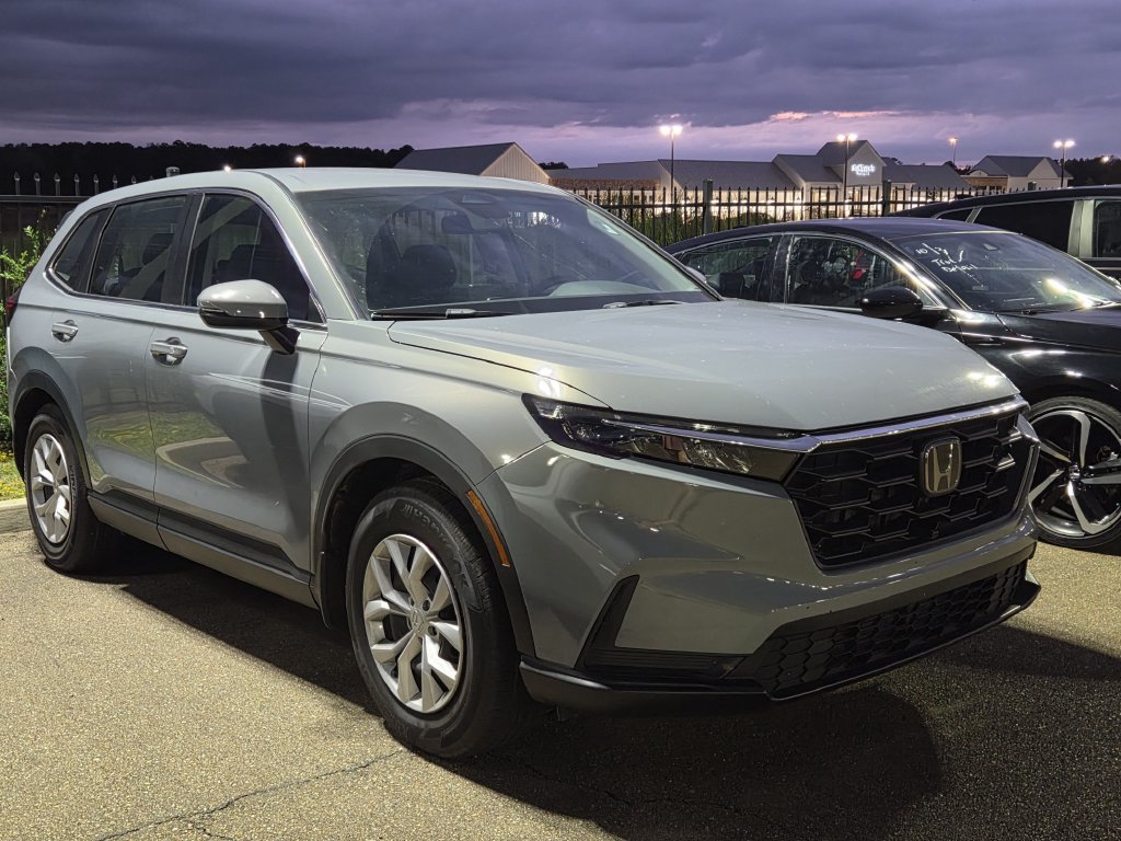 Used 2024 Honda CR-V LX image 3
