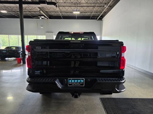 Used 2024 Chevrolet Silverado 1500 RST w/ Redline Edition AWD/4WD image 5