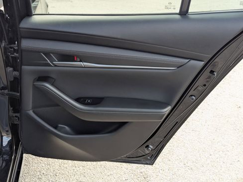 Used 2025 MAZDA MAZDA3 s image 26