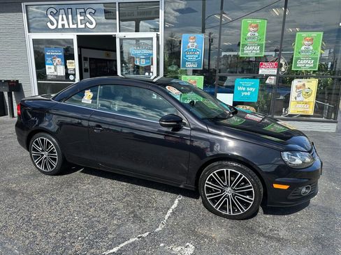 Used 2013 Volkswagen Eos FWD image 16