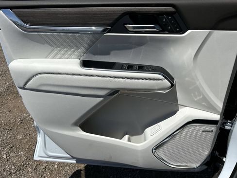 New 2026 GMC Acadia Denali w/ Super Cruise Package AWD/4WD image 18
