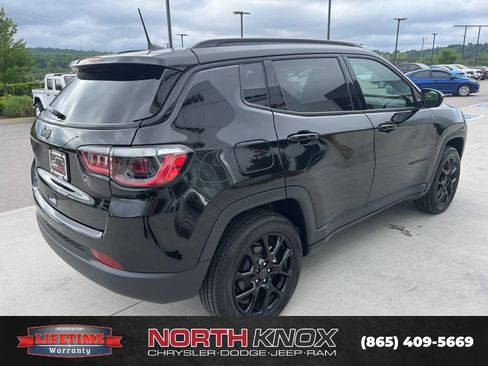 New 2026 Jeep Compass Latitude AWD/4WD image 18
