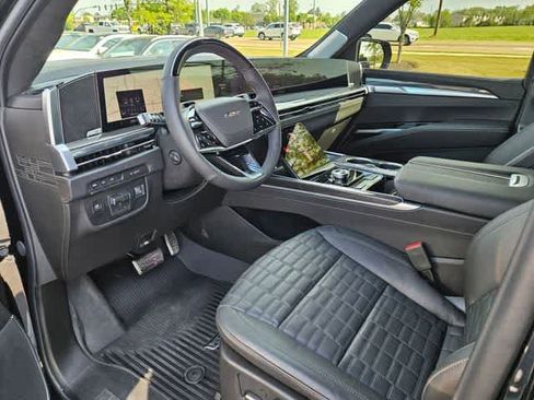 Used 2026 Cadillac Escalade V w/ LPO, ONYX Package image 2