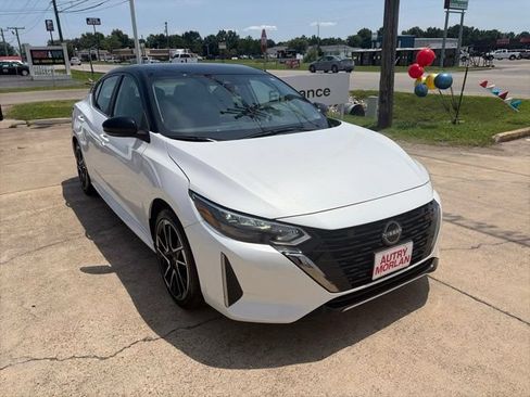 Used 2024 Nissan Sentra SR FWD image 8