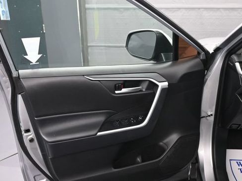 Used 2025 Toyota RAV4 XLE FWD image 10