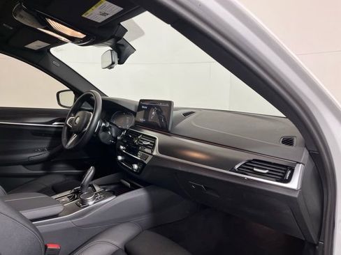 Used 2023 BMW 540i xDrive w/ M Sport Package image 22