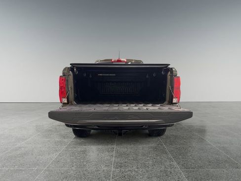 Used 2023 Chevrolet Colorado ZR2 w/ ZR2 Convenience Package III image 13