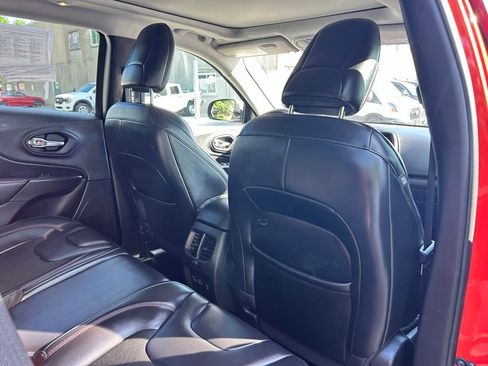 Used 2021 Jeep Cherokee Trailhawk w/ Sun, Sound & Nav Group AWD/4WD image 17