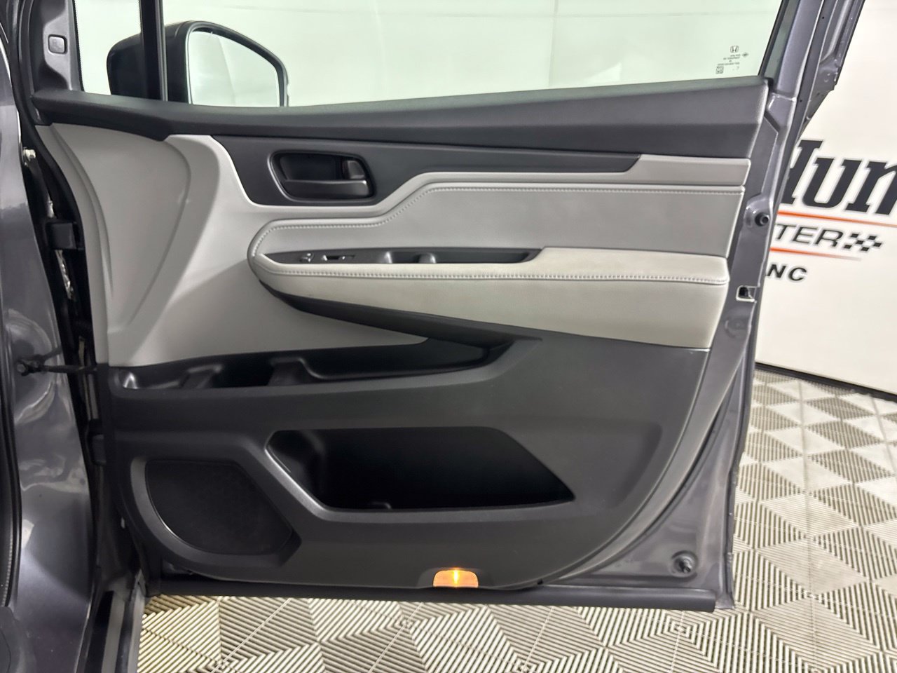 Used 2018 Honda Odyssey EX image 27