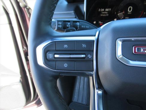 Used 2025 GMC Acadia Elevation image 18