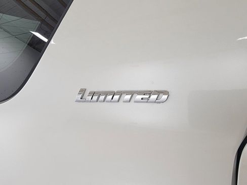 Used 2014 Toyota 4Runner Limited image 9