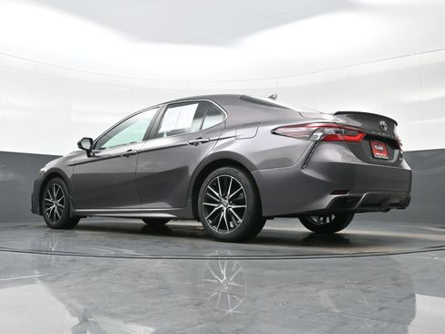 Used 2024 Toyota Camry SE image 28