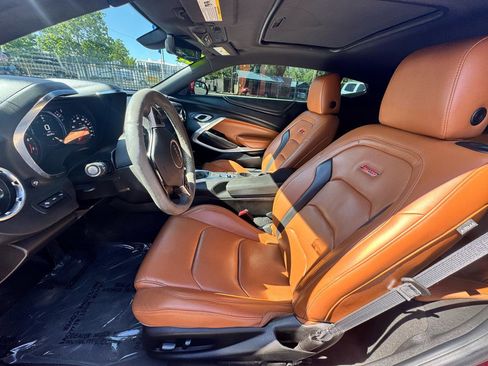 Used 2021 Chevrolet Camaro SS RWD image 7