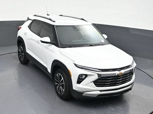 Used 2025 Chevrolet TrailBlazer LT FWD image 23